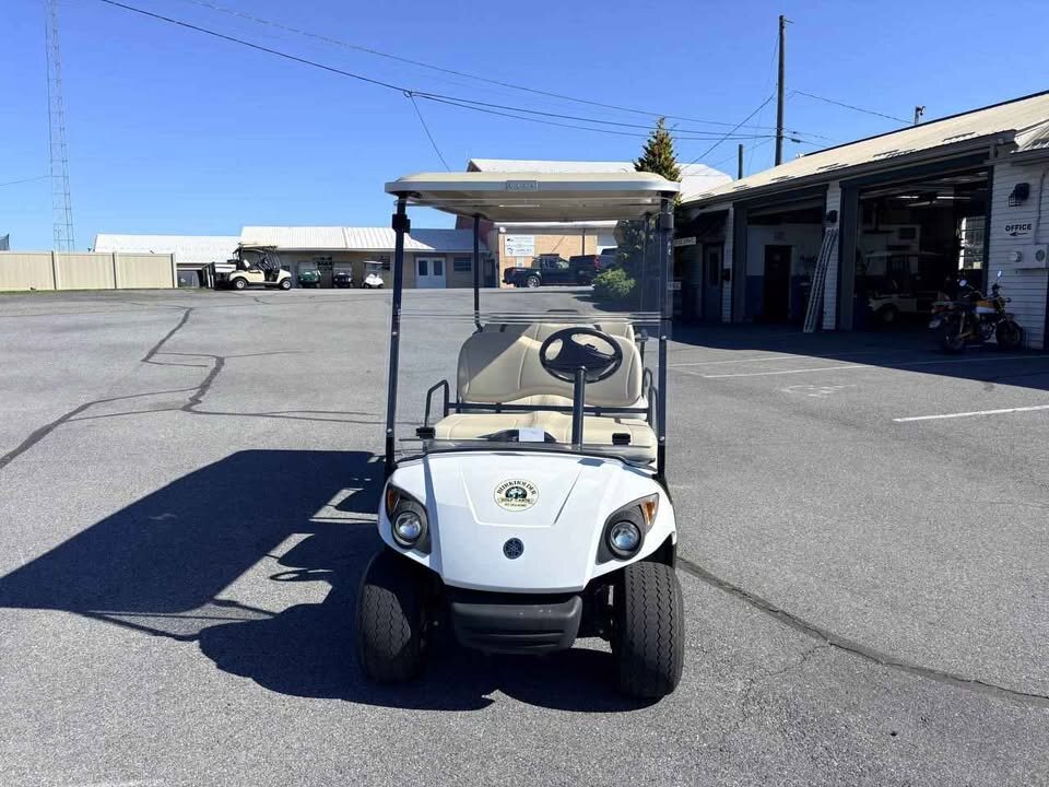 2013 Yamaha Concierge 6 Passenger EFI Gas Golf Cart - Image 3
