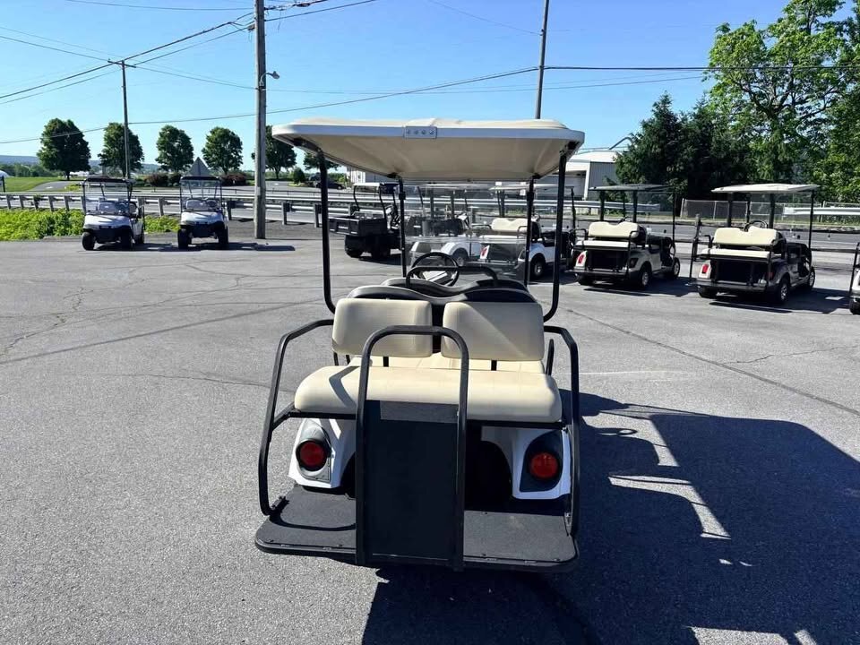2013 Yamaha Concierge 6 Passenger EFI Gas Golf Cart - Image 4
