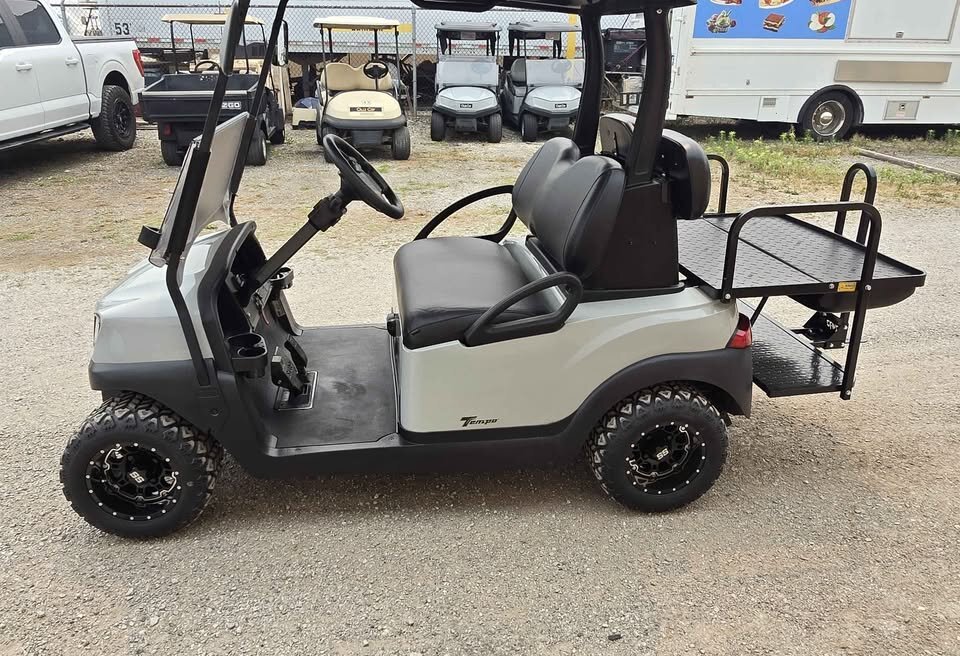 Club Car 2023 Tempo Electric Golf Cart - Image 2