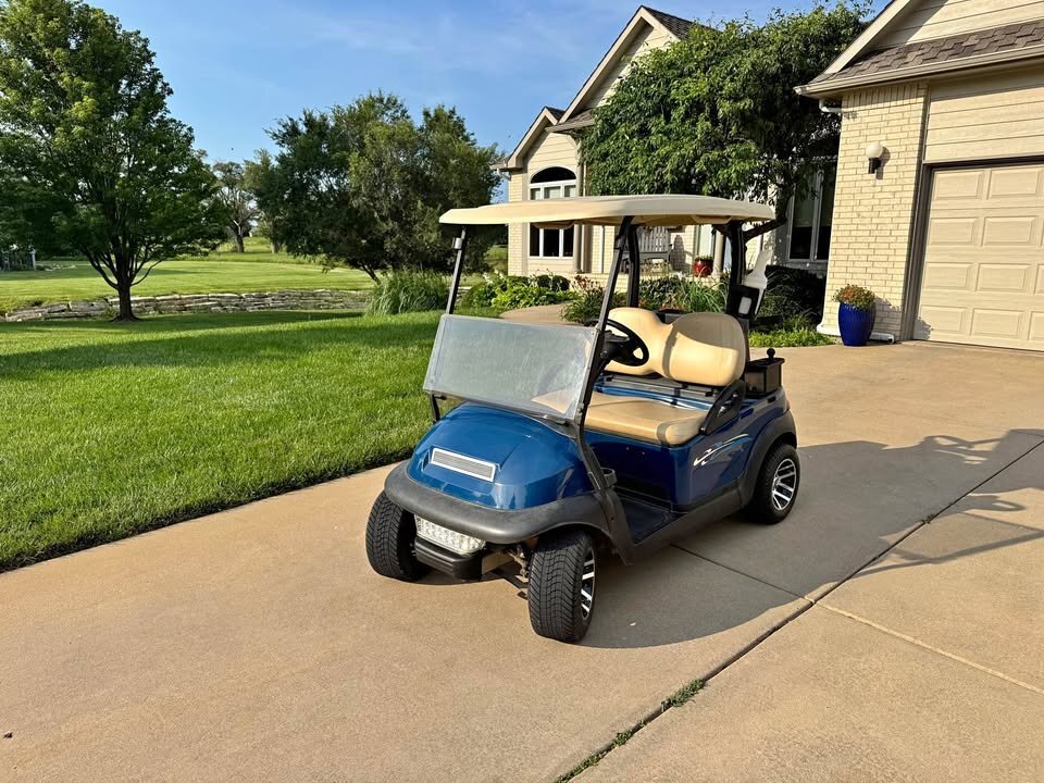 Club Car Precedent Golf Cart - Image 2