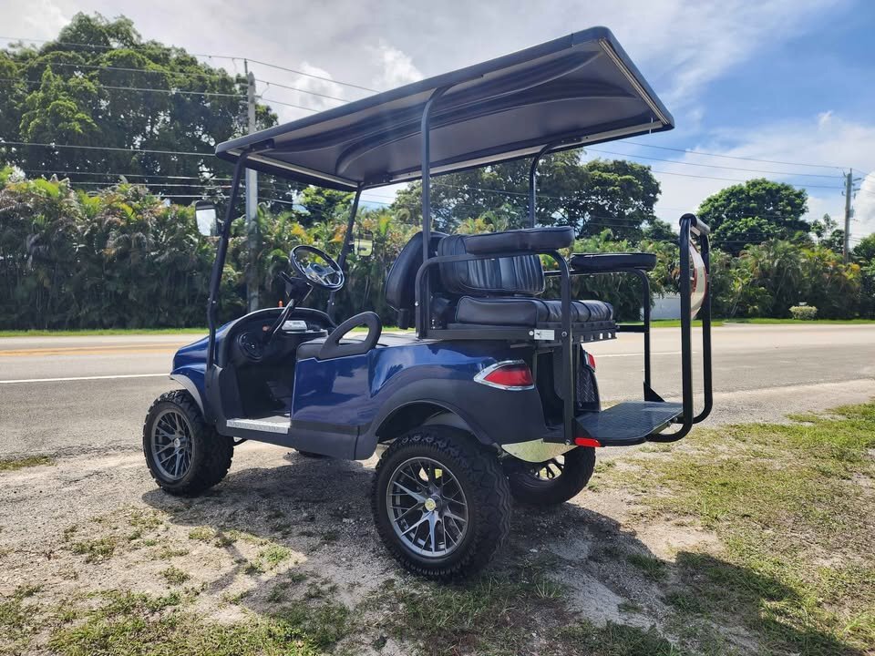 Club Car Lifted Golf Cart 4 seater - Image 2
