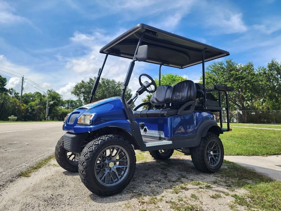 Club Car Lifted Golf Cart 4 seater - Image 3