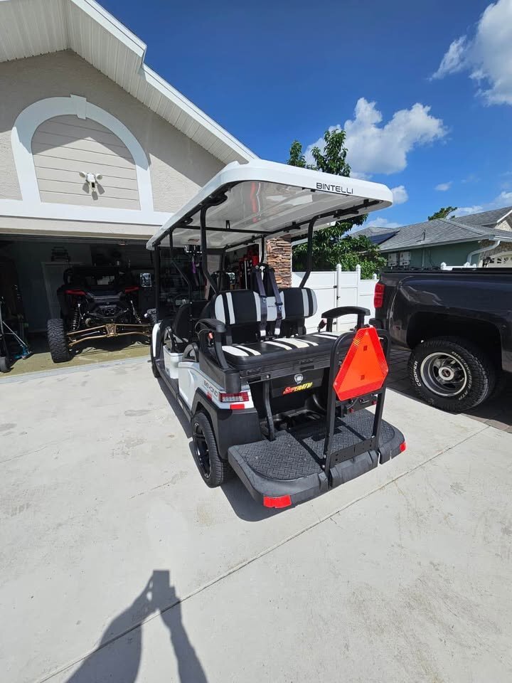 Bintelli Beyond 6 Seater Golf Cart - Image 3
