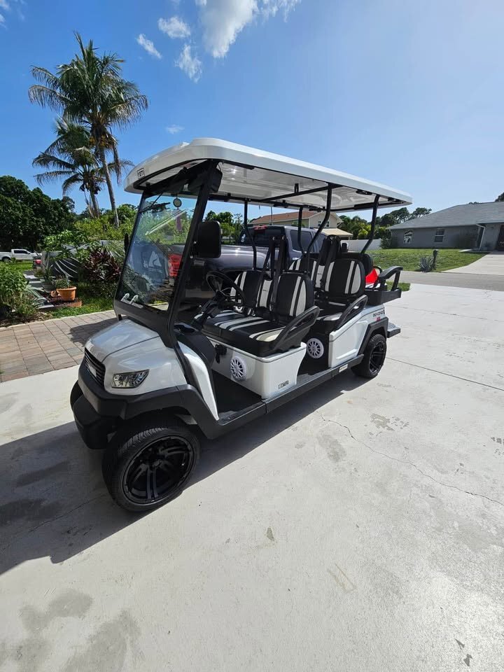 Bintelli Beyond 6 Seater Golf Cart - Image 8