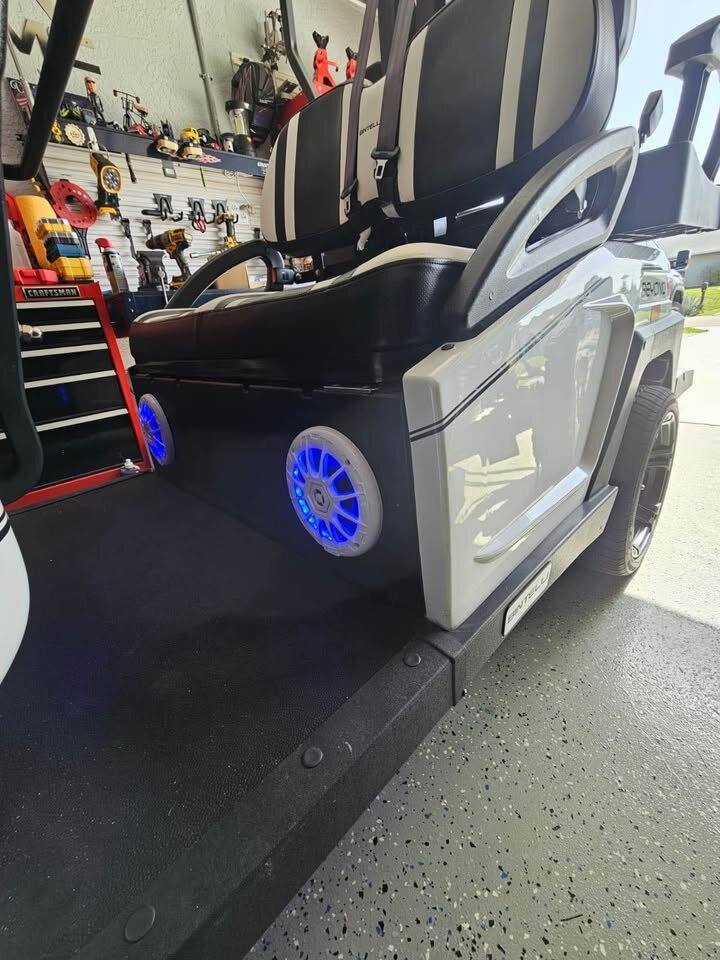 Bintelli Beyond 6 Seater Golf Cart - Image 10